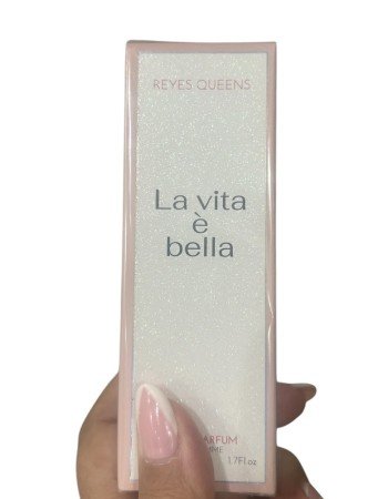 Perfume la vita e bella.