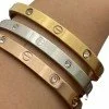 Pulsera de acero. Pulsera de acero.