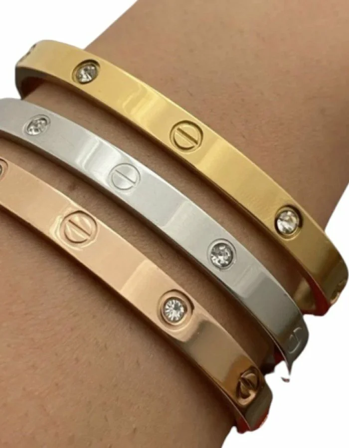 Pulsera de acero. Pulsera de acero.