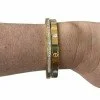 Pulsera de acero.