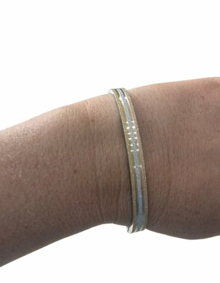 Pulsera de acero. Pulsera de acero.