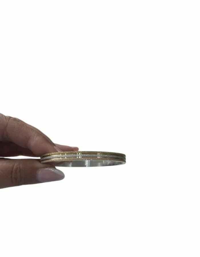 Pulsera de acero.