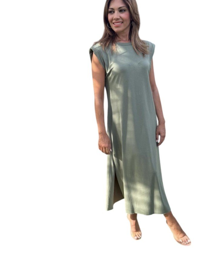 Vestido básico . Vestido básico .