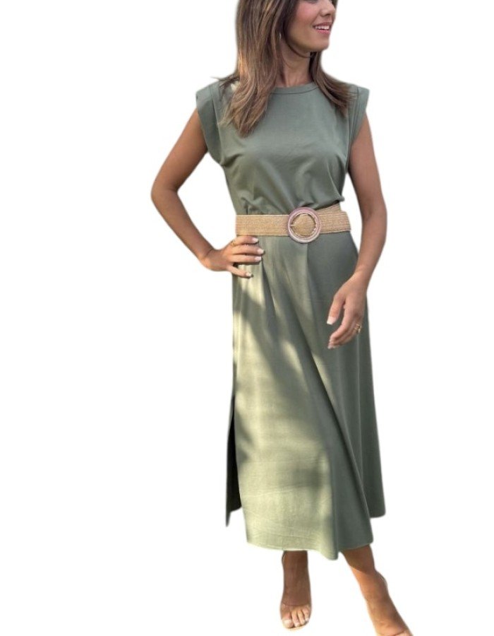 Vestido básico . Vestido básico .