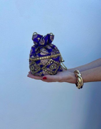 BOMBONERA TACHUELAS MORADA.